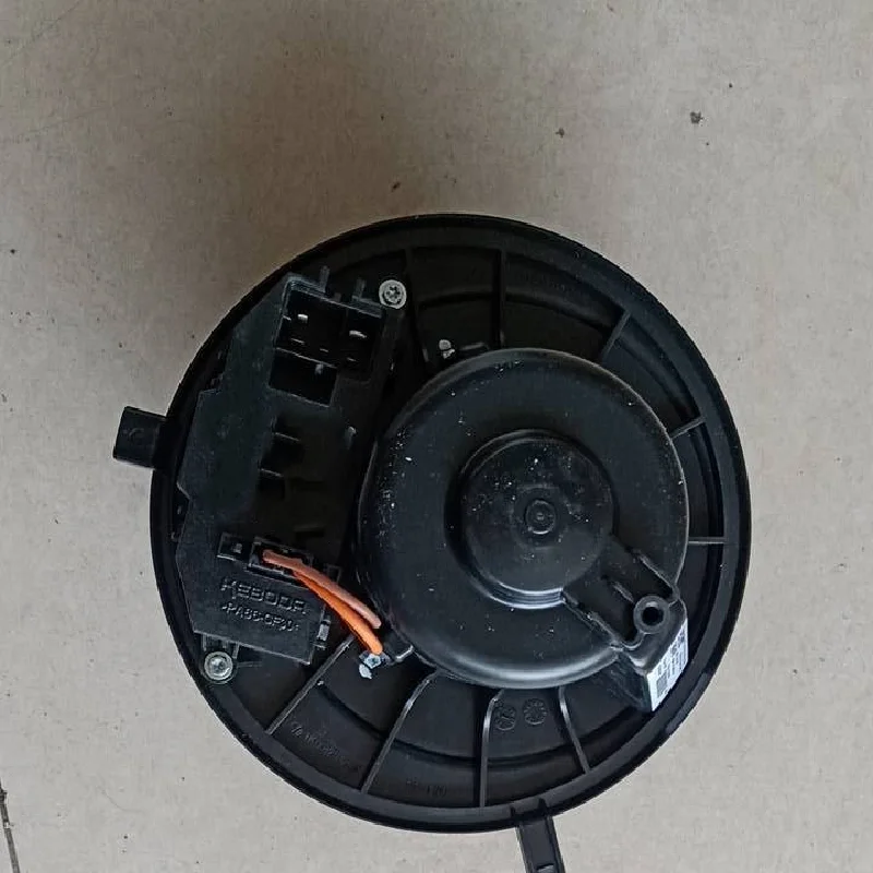 

Temperature control valve servo motor Vo lk sw ag en Sa gi ta r air distributor housing blower Cylinder Head Bolts