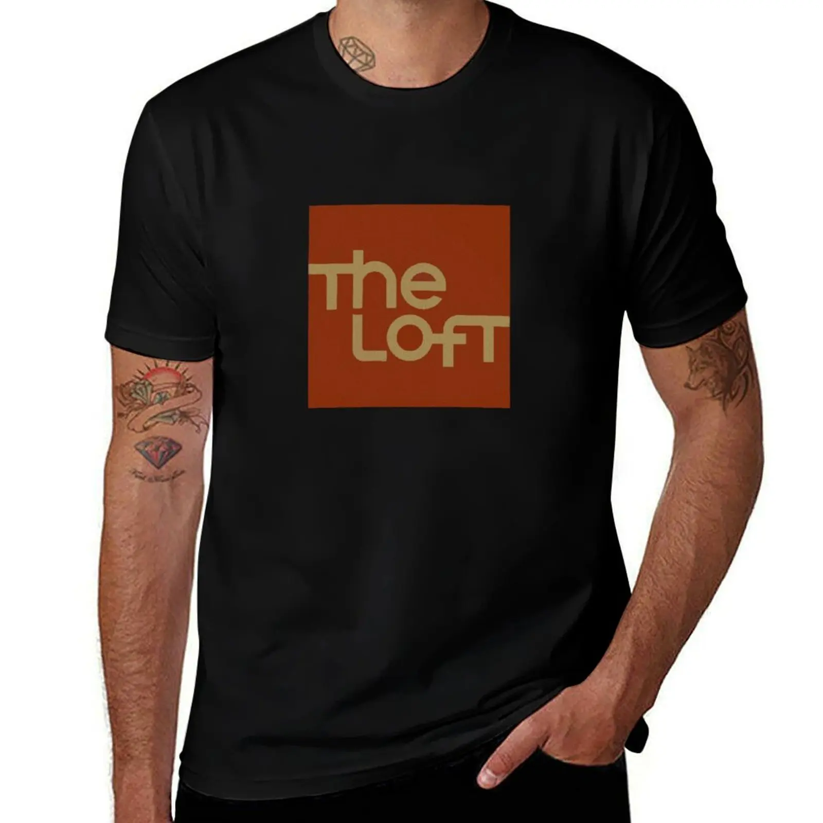 Фото Футболка The Loft David Mancuso Homage, базовая комфортная футболка для мужчин №1