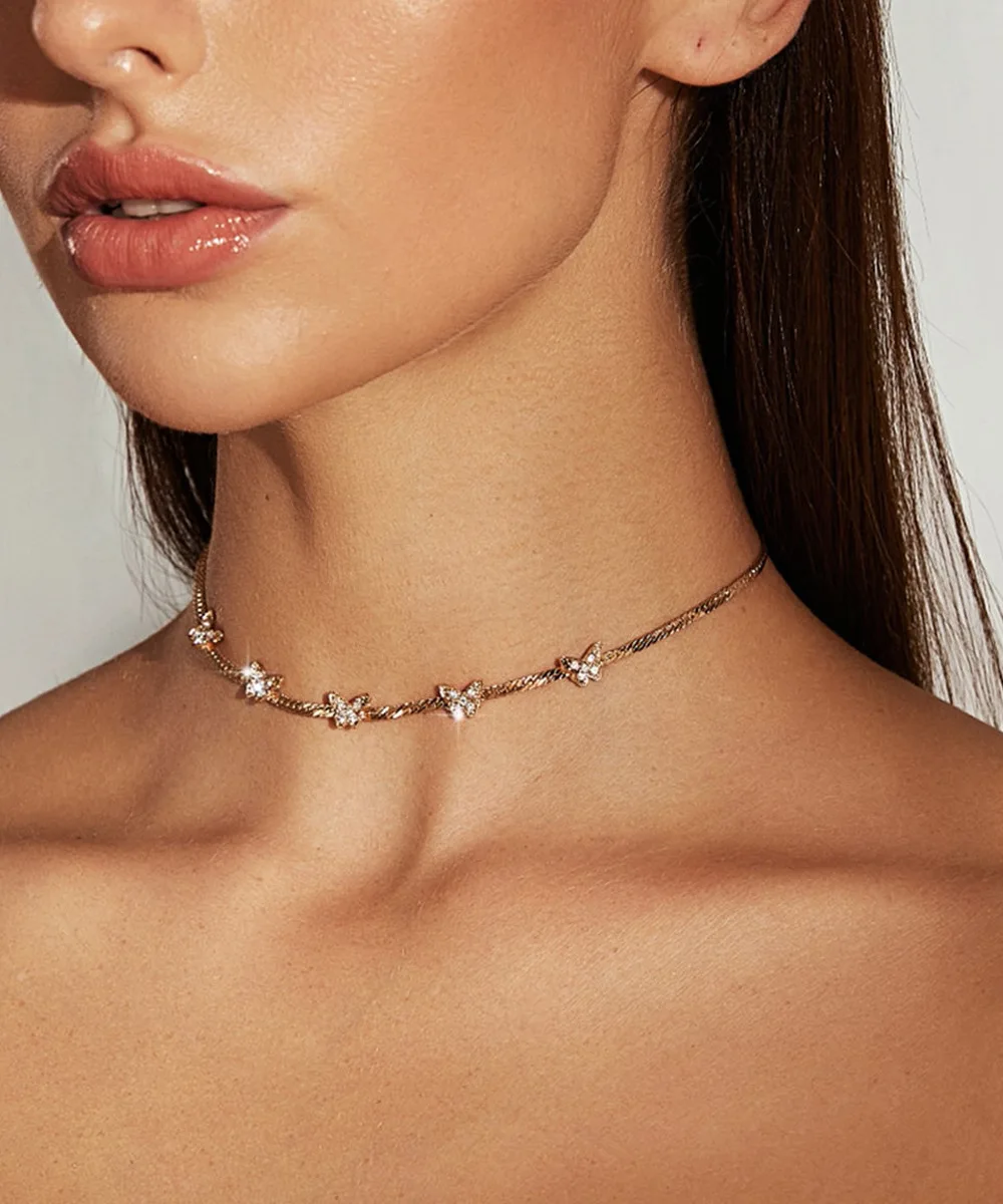 

Diamond Inlaid Fashion Geometric Single Layer Necklace for Women Short Snake Bone Chain Small Butterfly Necklace Choker y2k