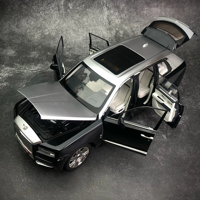 

Модель автомобиля из сплава 1:32 Rolls Royce Cullinan, литой металлический игрушечный автомобиль, модель высокой модели, коллекция со звуком светильни...