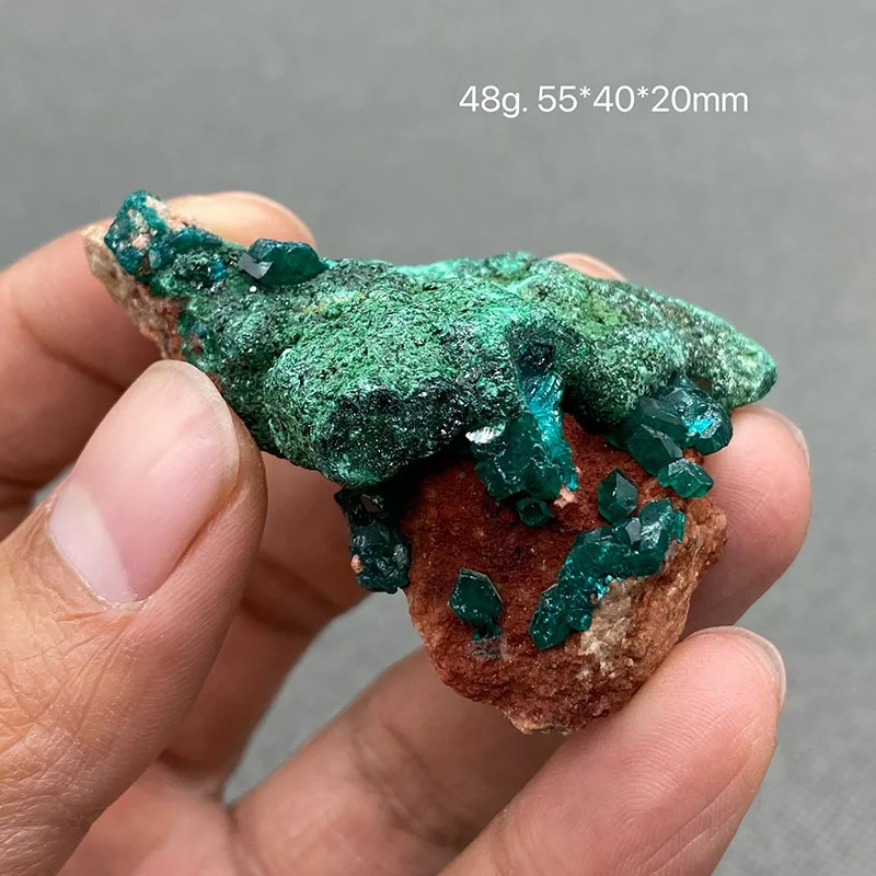 100% натуральные камни и кристаллы из кремниевой диоптазы