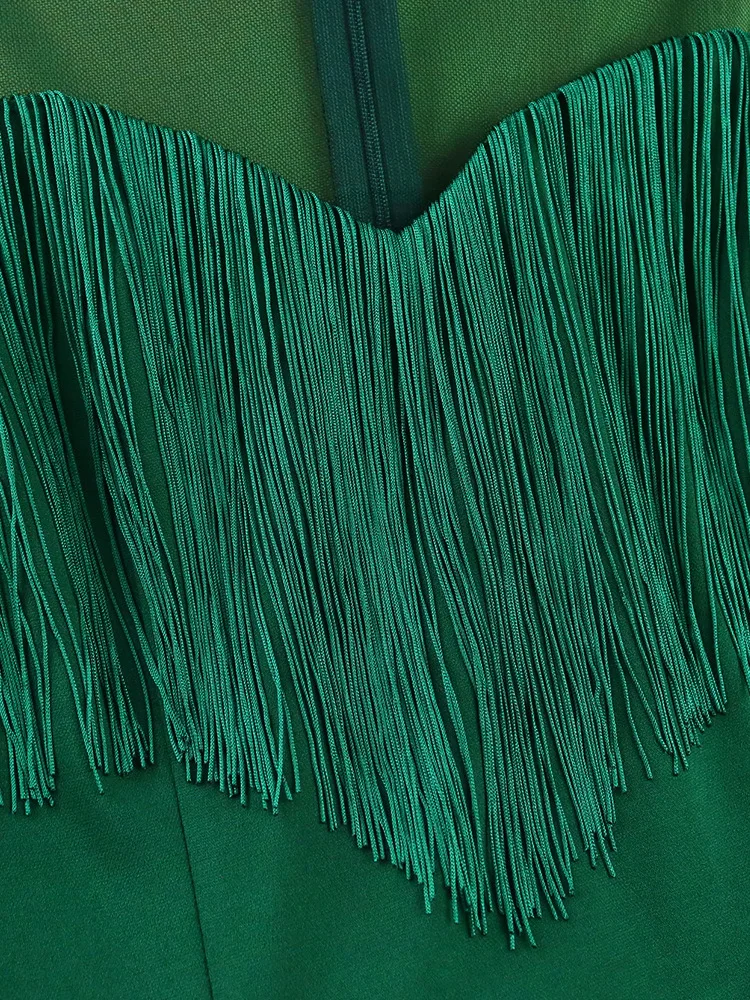 Рисунок 4 - Женское платье с прозрачными рукавами и бахромой