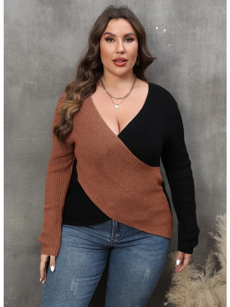 Рисунок 3 - Женский свитер с контрастной вставкой