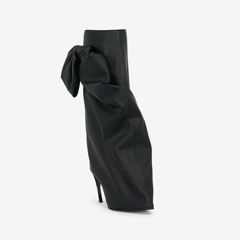 Модные ботинки на шпильке с острым носком без шнуровки