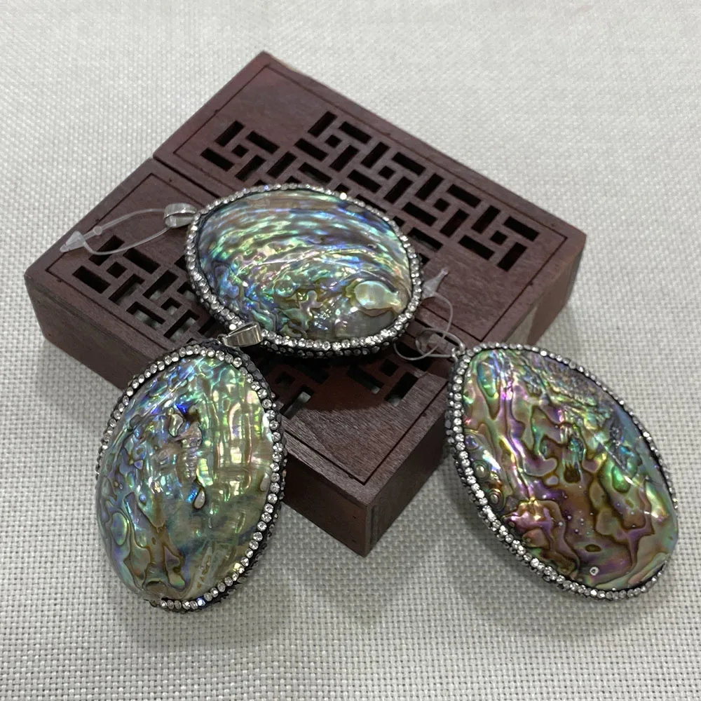 

Natural Abalone Shell Oval Pendant 46x63mm Inlaid Rhinestone Charm Colorful Fashion Jewelry DIY Necklace Earrings Accessories