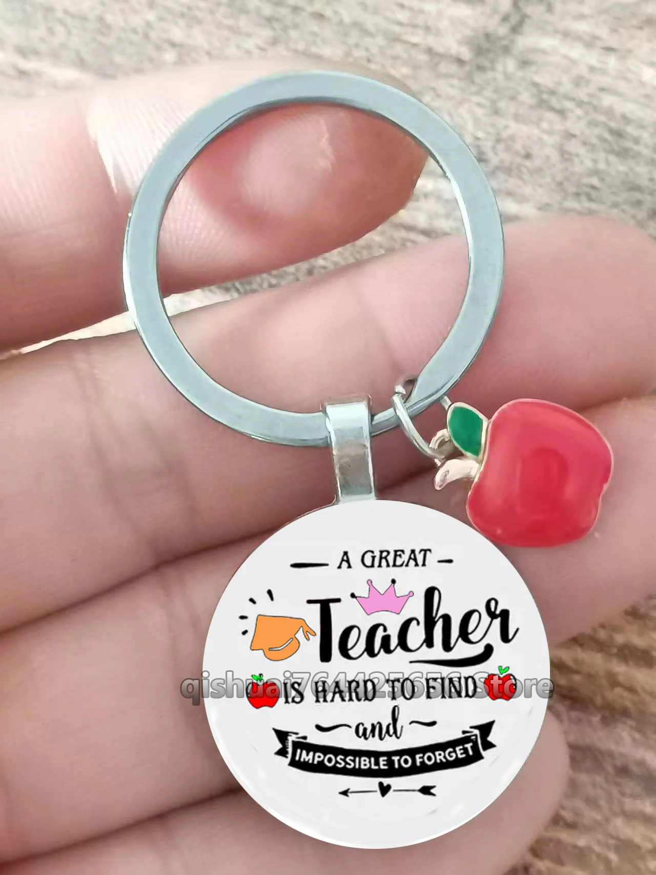 

2023 New Season Of Graduation Teacher Xie En Thanksgiving Gift Key Chain Red Apple Teachers'Day Christmas Alloy Key Chain