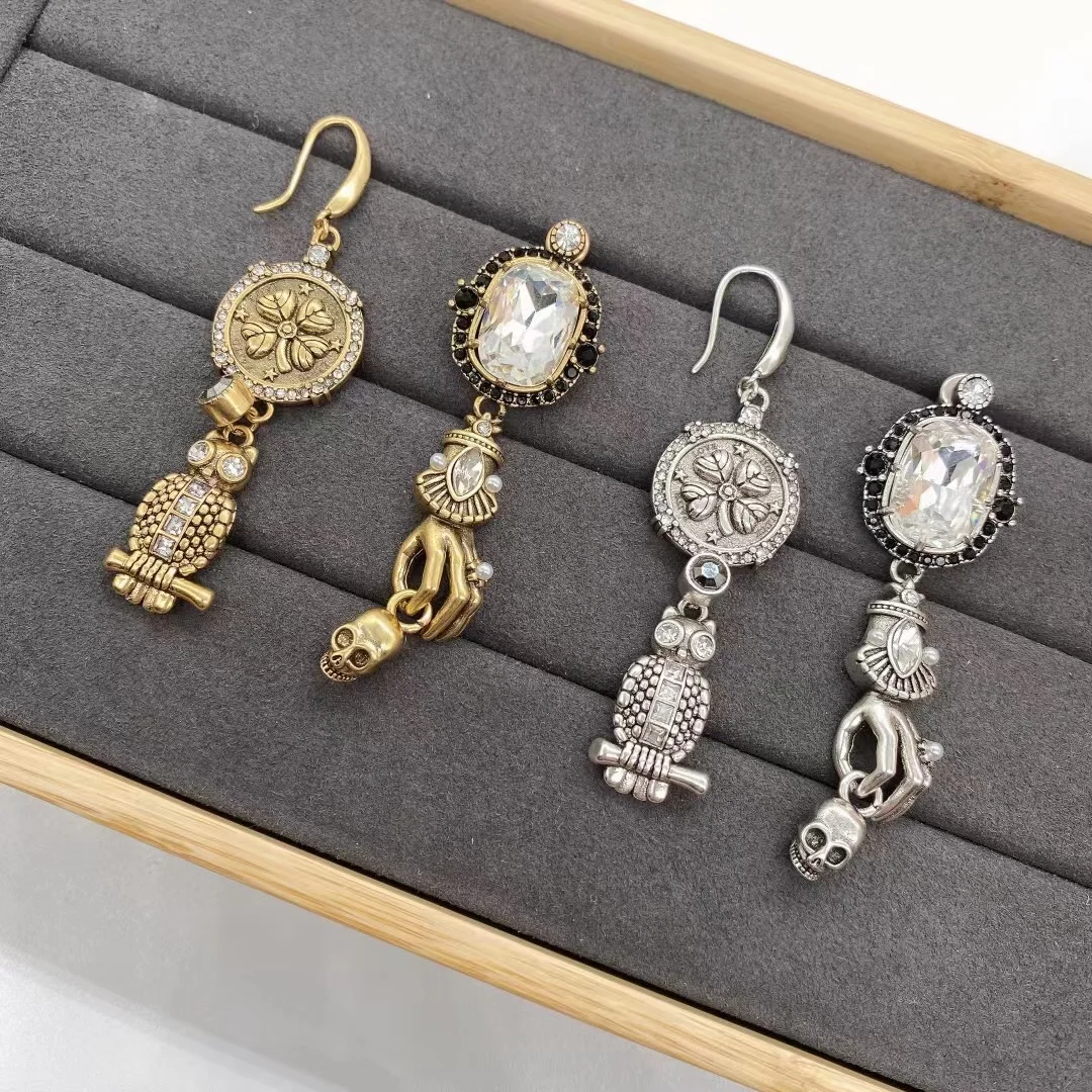

Hot Brand Retro Golden Skeleton Hand Dangle Earrings Skull Owl Totem Inlaid With Diamond Asymmetric Pendant Earrings Jewelry