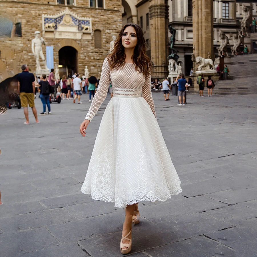

Bohemian Chic Short Wedding Gown For Bride Casual Long Sleeve Round Neck Backless Tulle Lace Bridal Dress Vestido Novia
