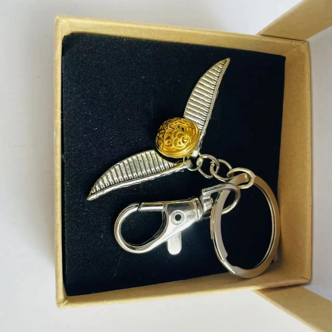 Золотистый полый колокольчик с подвеской в виде крыльев брелок винтажная