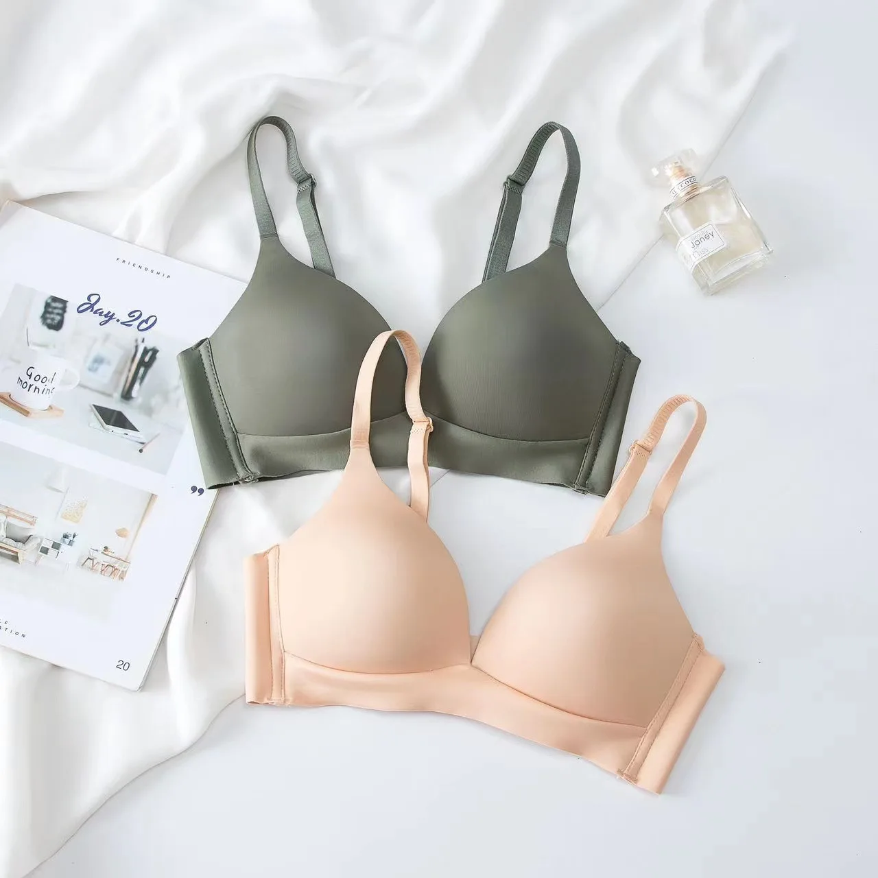 Бесшовные бюстгальтеры в японском стиле