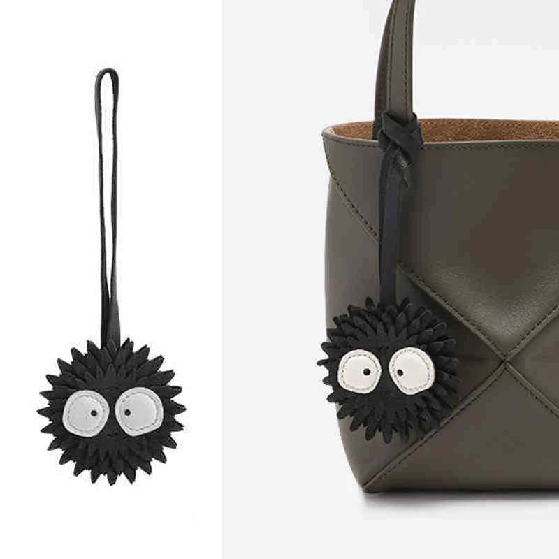 Фото Dustbunny Soot Sprite кожаный брелок черный угольный шар милые вещи ручной работы вдохновляющие подарки для женщин автомобильный рюкзак кошелек Acc №3