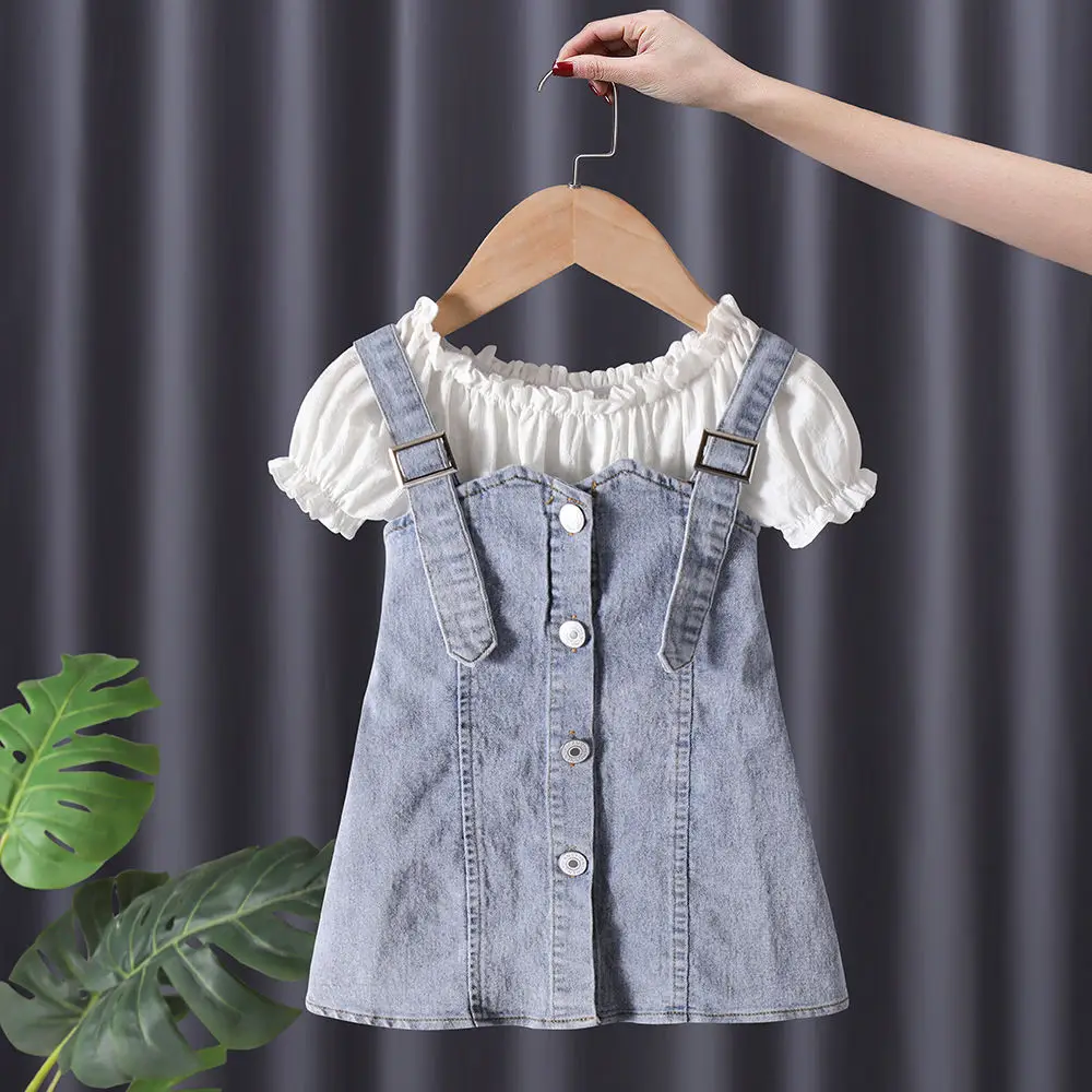 

Джинсовое платье-комбинезон для девочек, белая рубашка, комплекты одежды, новинка 2022, детские летние джинсовые платья, блузки с пышными рука...