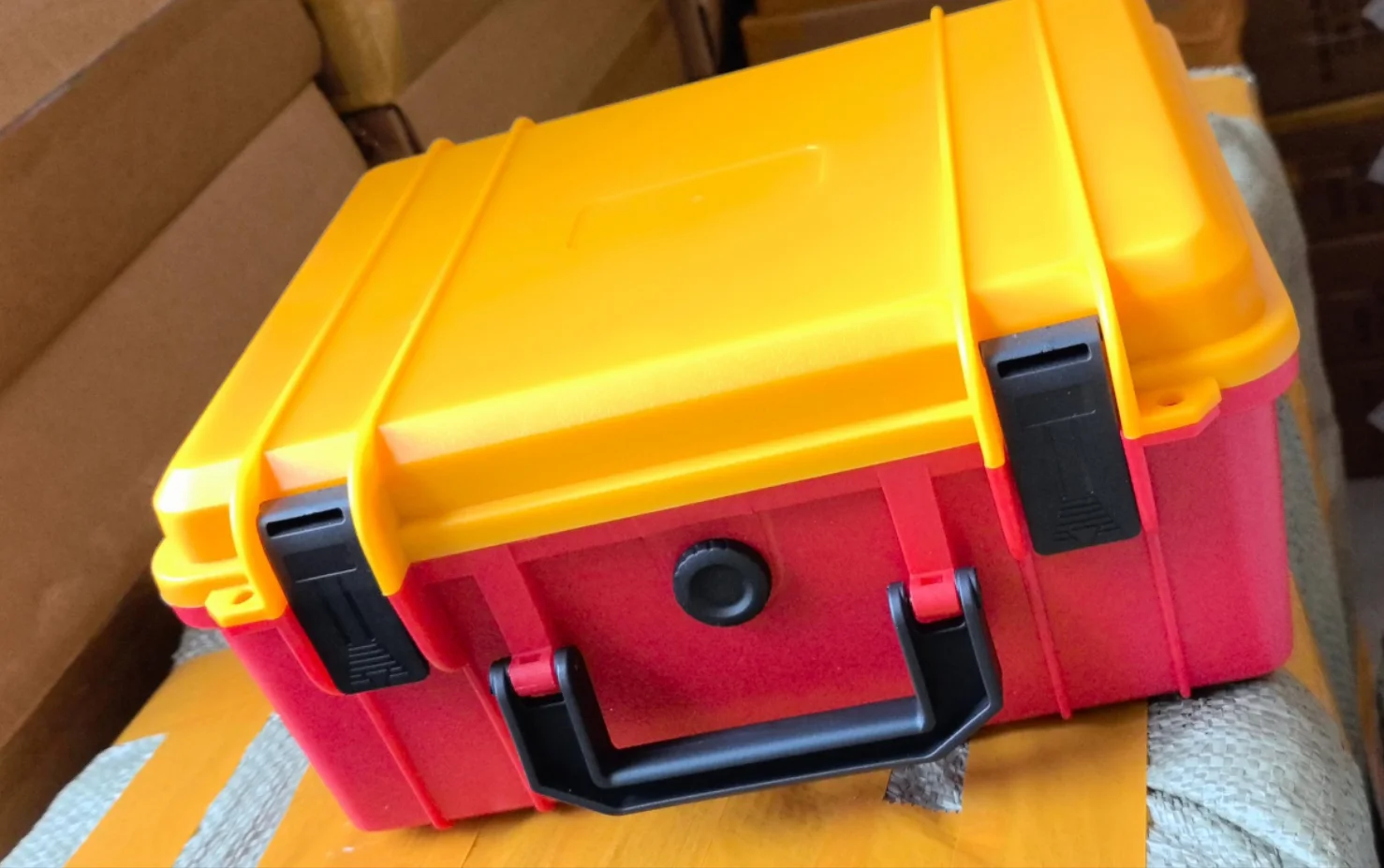 Жесткий пластиковый ящик для инструментов XMSJ