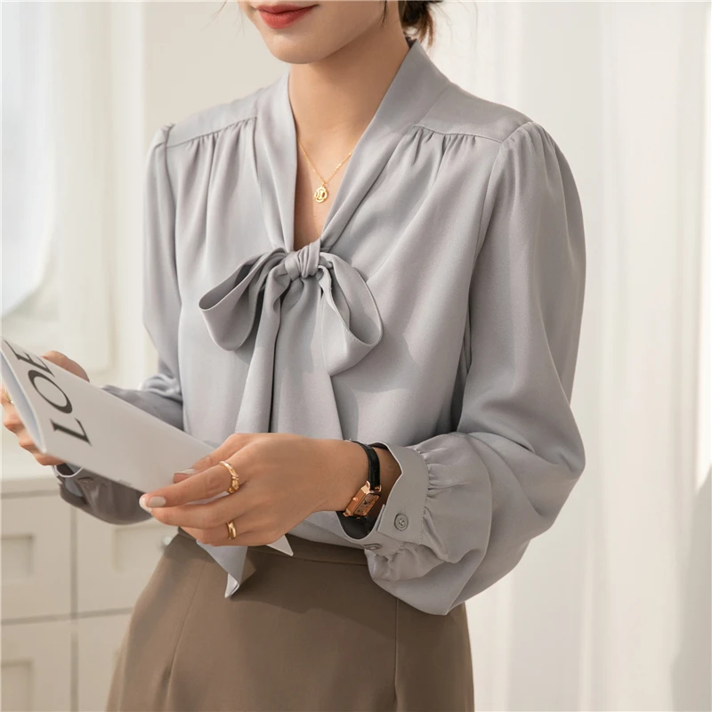 Женская блузка с бантом белая Повседневная офисная на пуговицах длинным рукавом