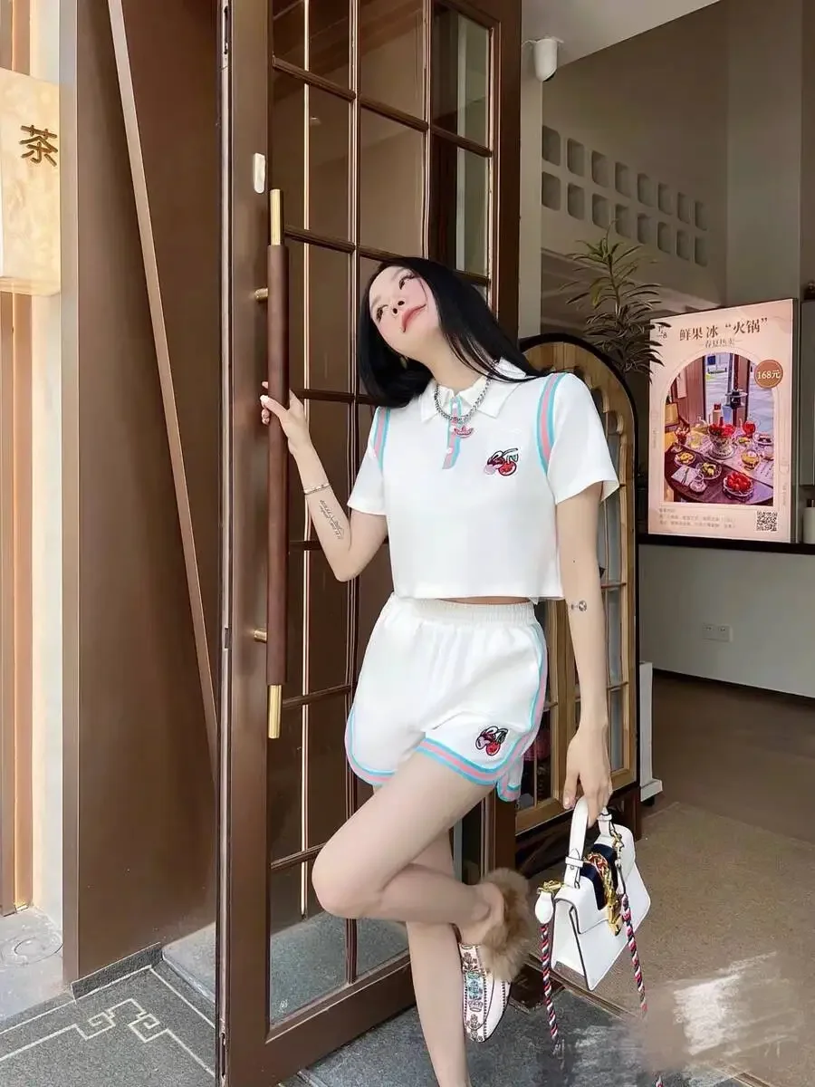 Женский трикотажный костюм из двух предметов тонкий спортивный свободного