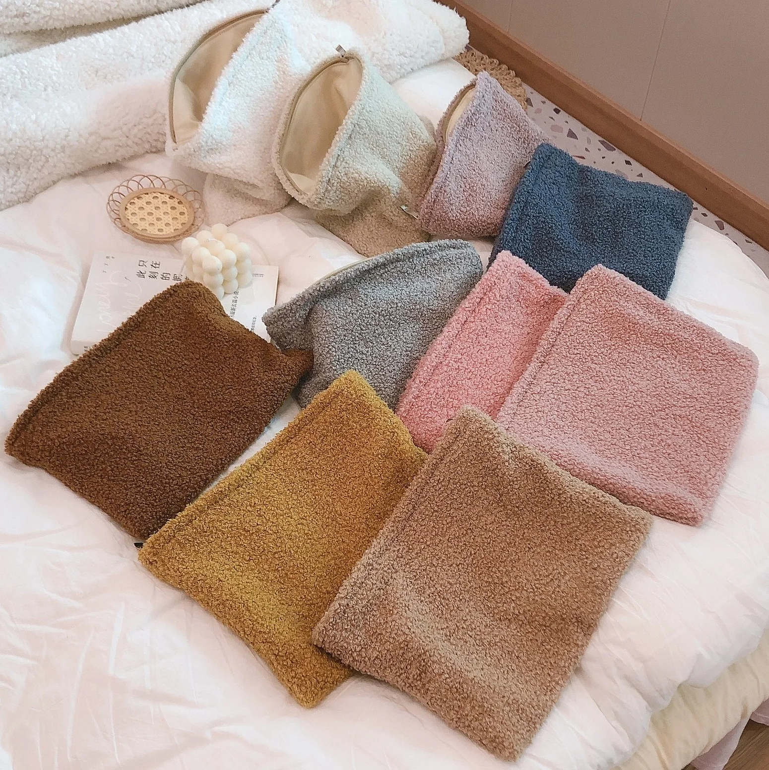 

Solid Color Women Cosmetic Bag Plush Beauty Case Large Travel Toiletry Bag Organizer For Necesserie Comestics Makeup Clutch Case