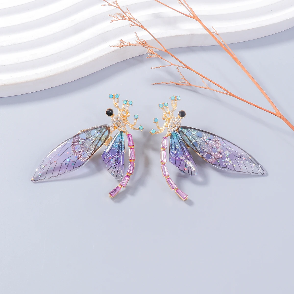 Новинка 2024 трендовые красочные серьги в виде стрекозы из акриловой смолы с