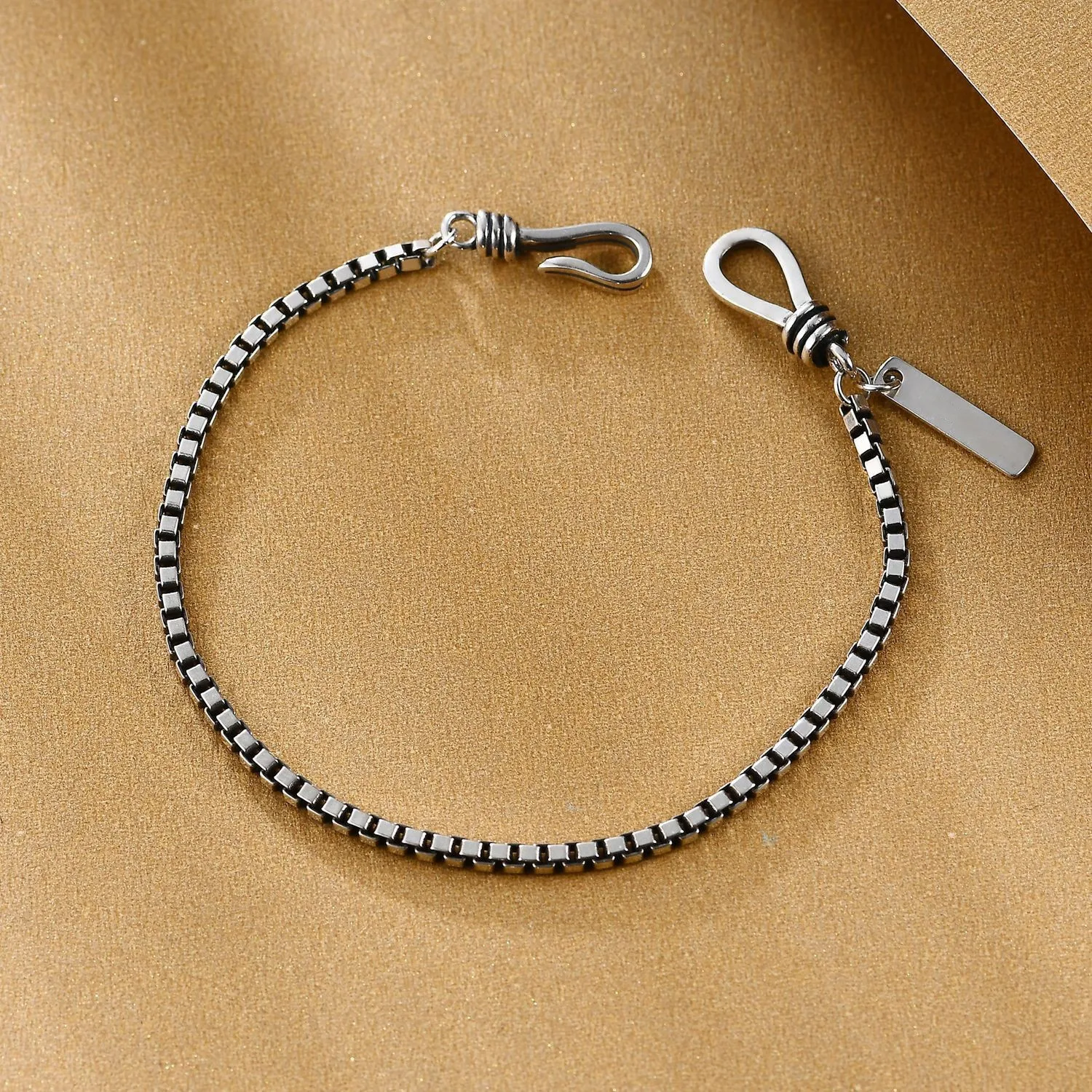 

Vintage Silver Color Personalized Thai Silver Bracelet Unisex Open Bracelet Banquet Jewelry Accessories Gift