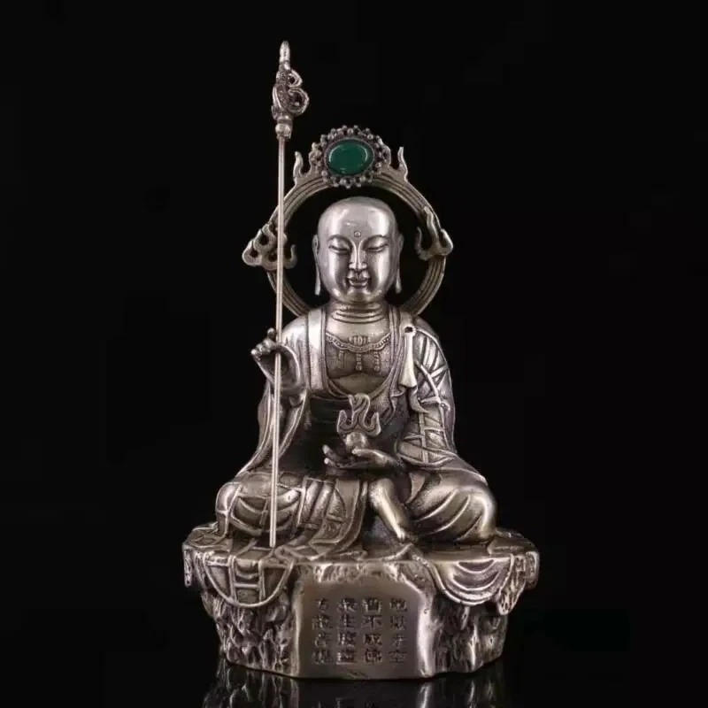 

Старая тибетская серебряная статуя Будды, вырезанная вручную