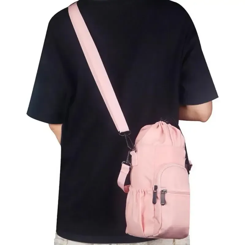 Сумка для бутылки с водой через плечо изолированный футляр несколькими