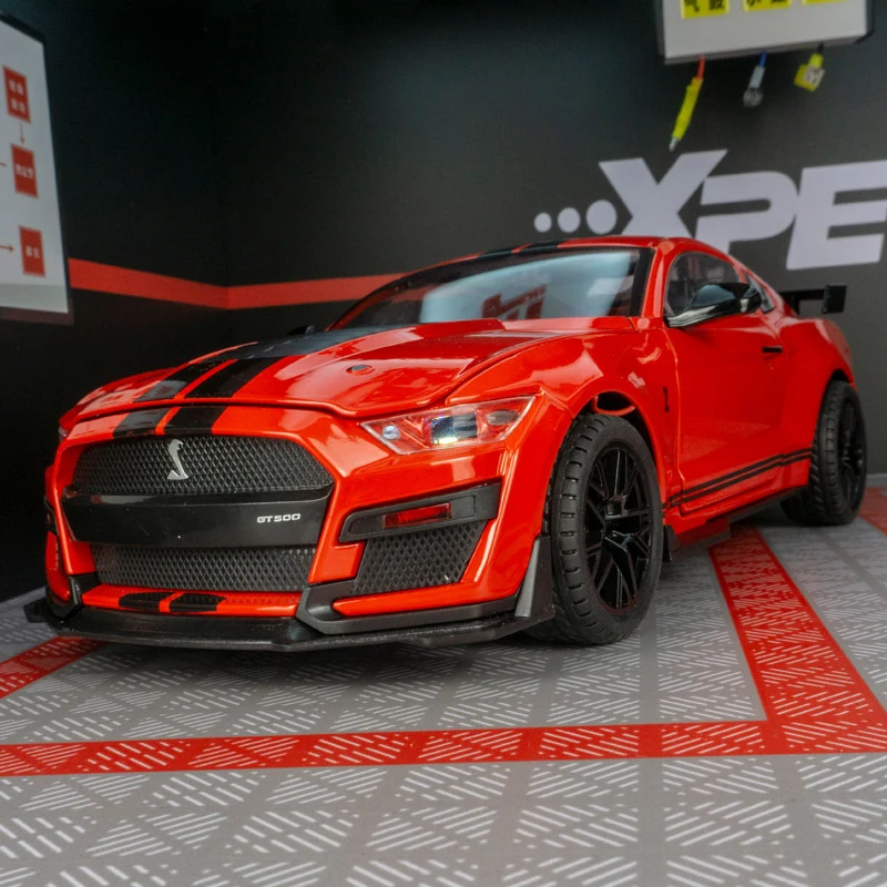 Модель спортивного автомобиля Ford Mustang Shelby GT500 1/18 литая металлическая игрушка