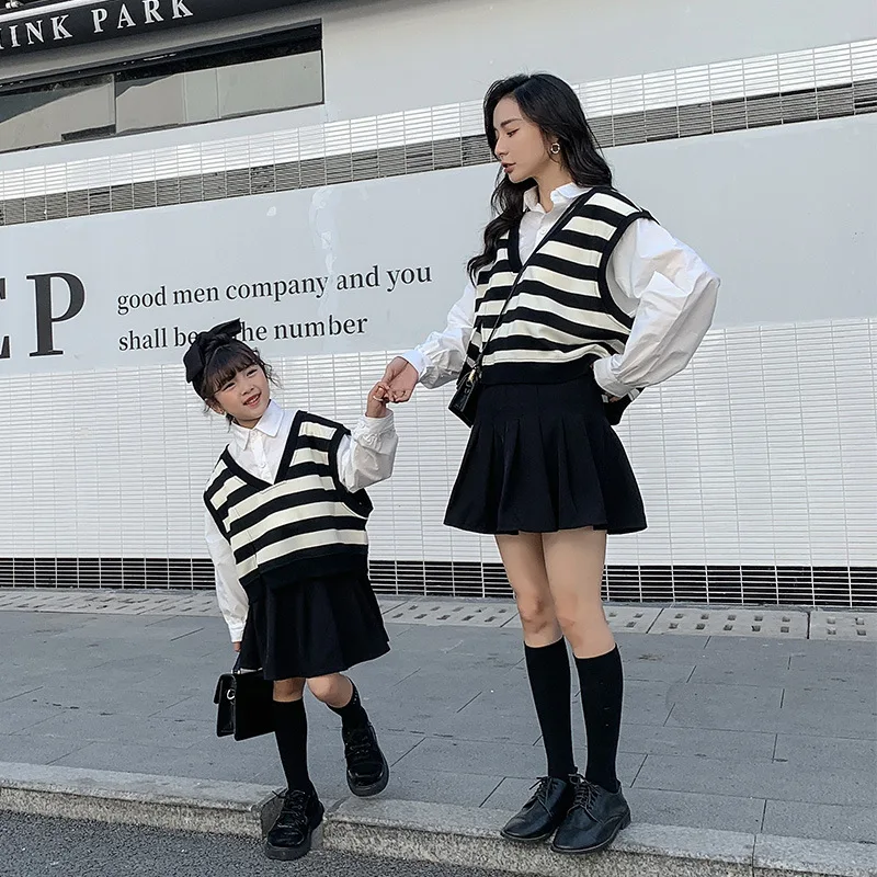 family matching outfits mother kidsKorean children's clothing  solid color college style pleated skirt casual skirt Family look enlarge