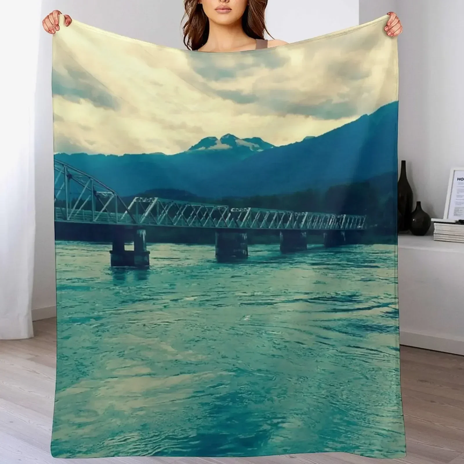 Поезд Бридж в Revelstoke Канаде. Одеяло Свободные фланелевые клетчатые одеяла