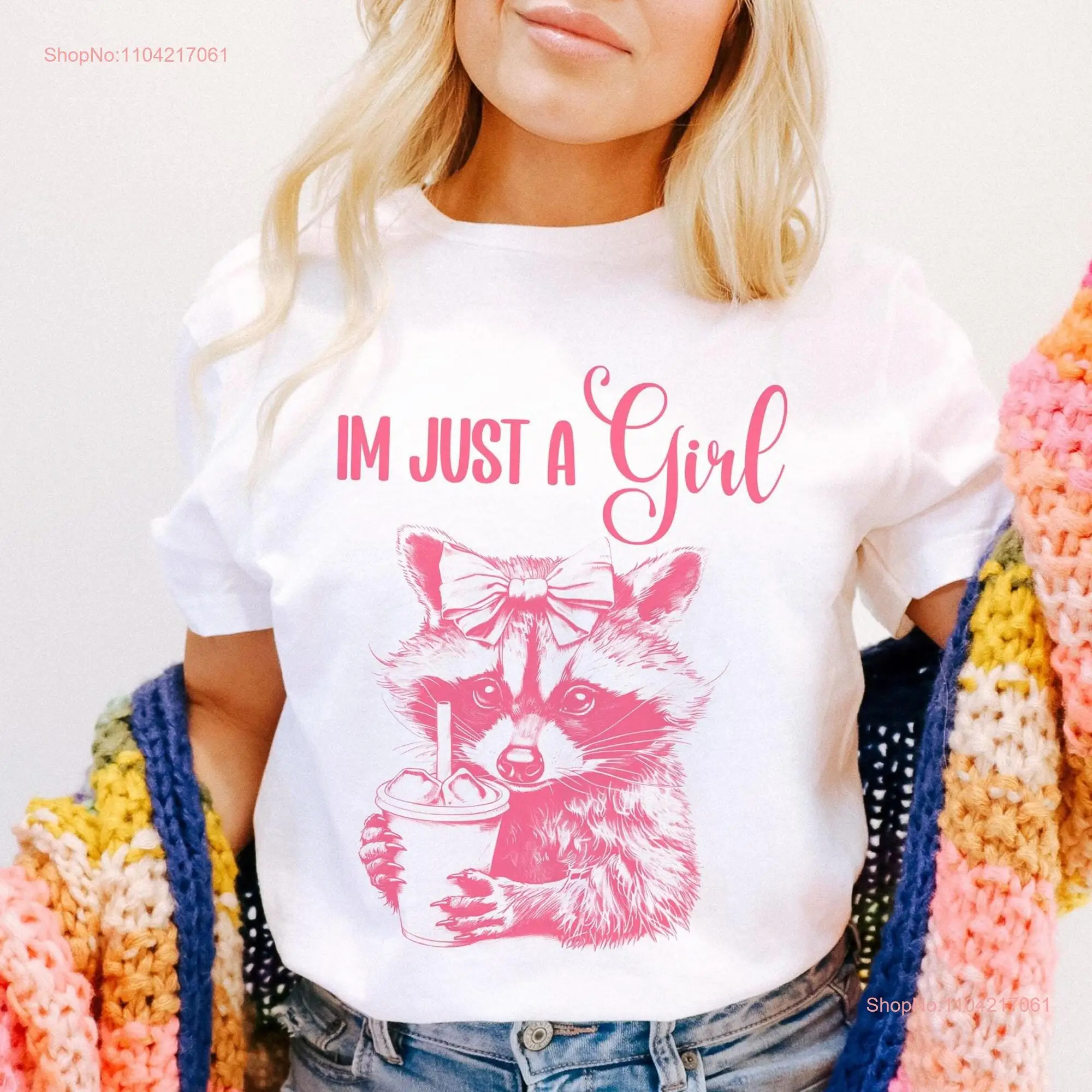 Забавная футболка Я просто девушка винтажная с изображением енота для нее милый