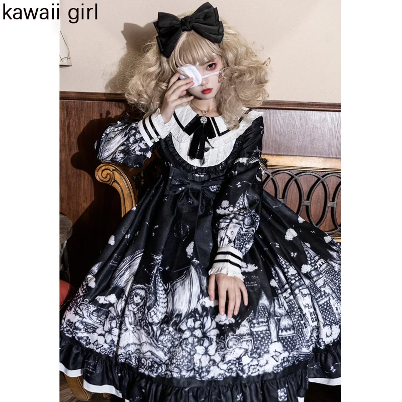 

Женское платье в готическом стиле с длинными рукавами и принтом