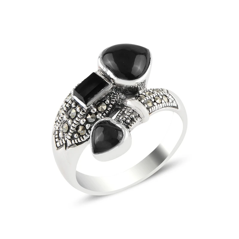

Silver 925 Sterling Onyx & Marcasite Ring