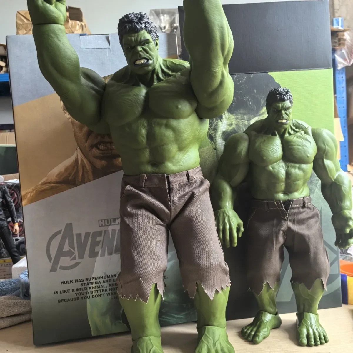 Фото Фигурка Marvel Hulk, 42 см, большая модель персонажа аниме, настольное украшение, коллекционная игрушка для мальчиков, подарок на день рождения №3