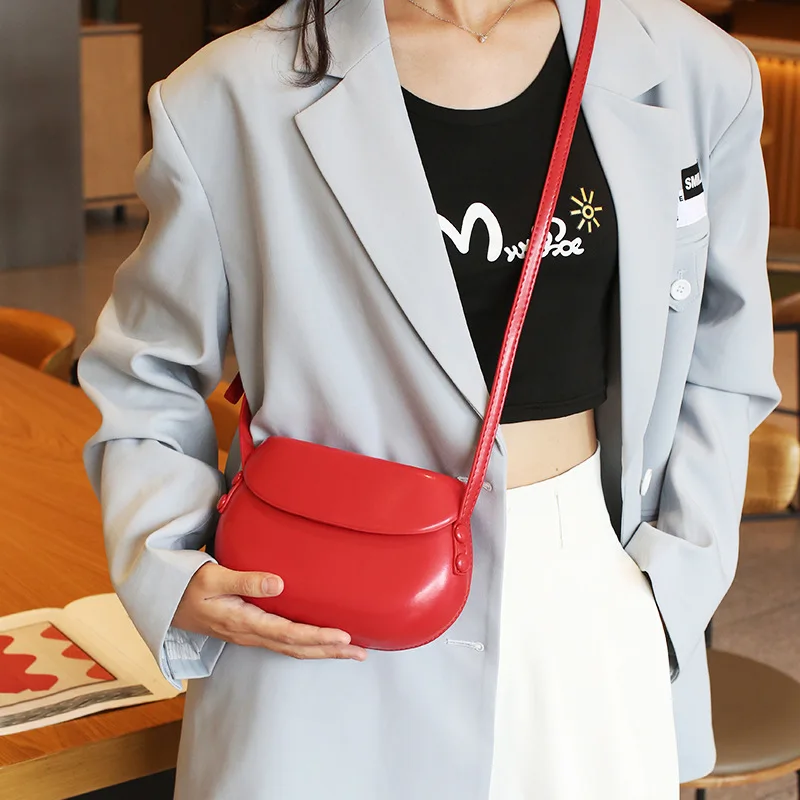 

2023 Summer New Candy Color Large Pressed Shell Bag Vintage Versatile Saddle Bag Fashion INS One Shoulder Crossbody Bag