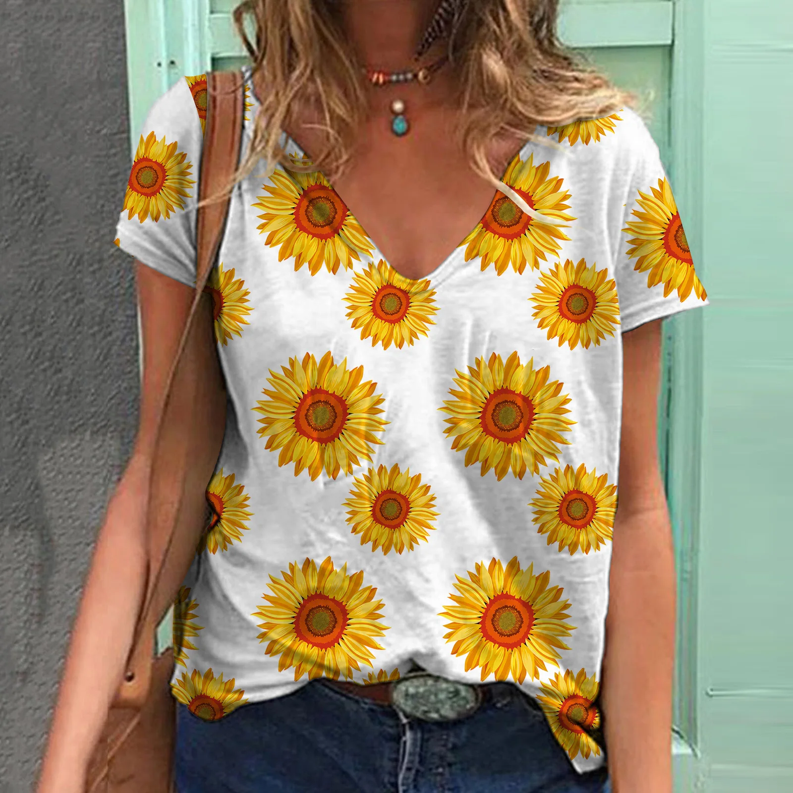 

2023 Ladies T-shirt 3d Sunflower Print V-neck Tops Summer Ladies Casual Short-sleeved Fashion Flowers Harajuku Women's Tops