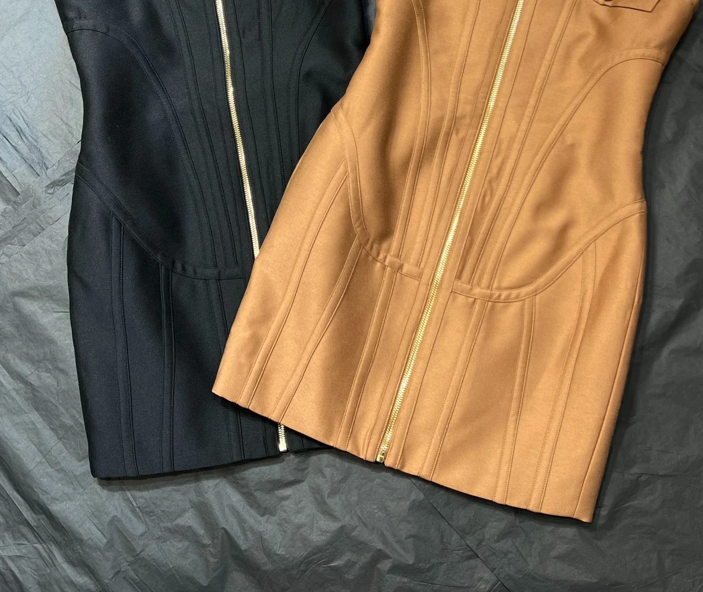 

Gold Buckle Heavy Industry Edge Three-dimensional Outline Fanny Pack Hip O-Neck Zipper Mini Dres