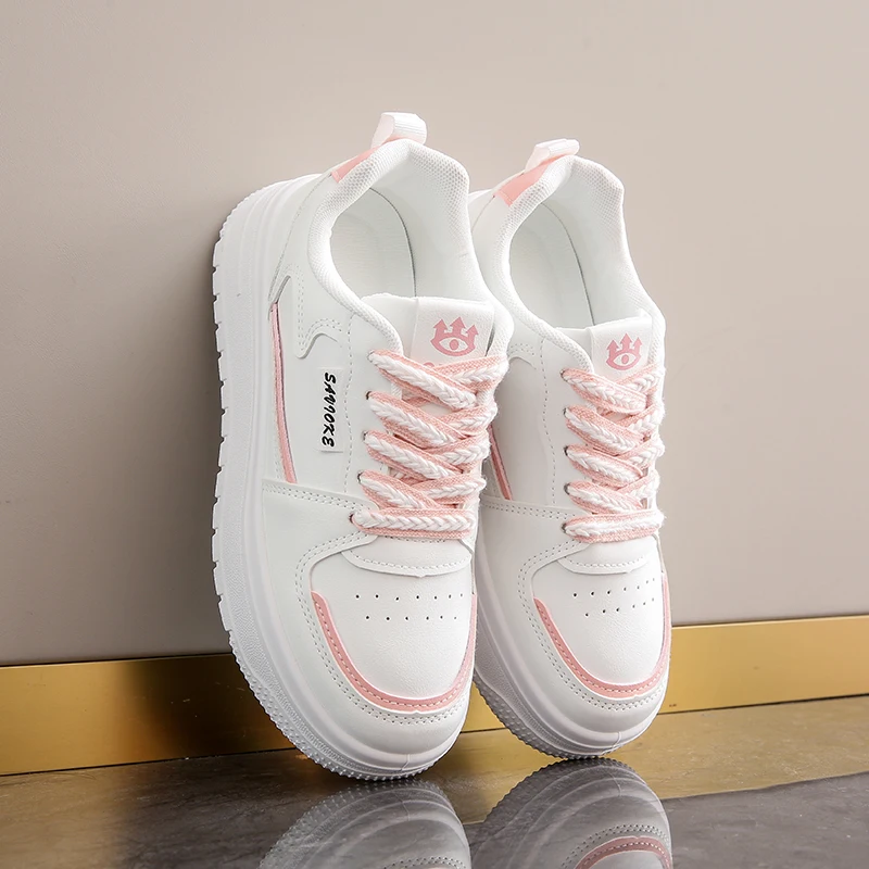 Женские кроссовки на платформе