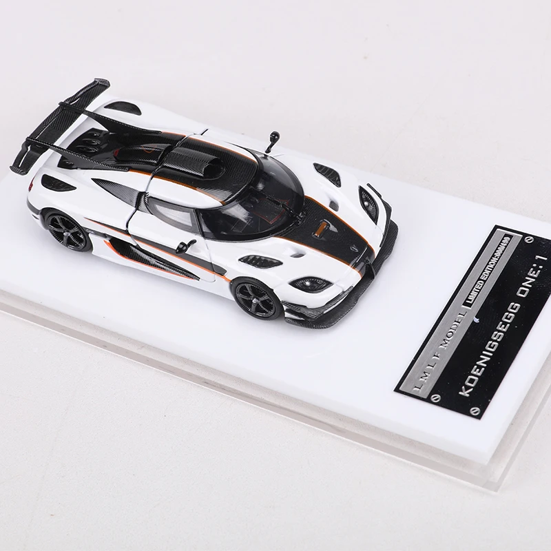 LMLF 1:64 Один: 1 черно-белая литая под давлением модель автомобиля ограниченная