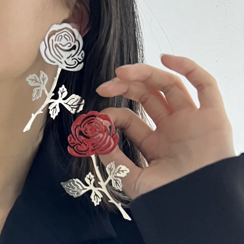 

Серьги-гвоздики женские металлические в ретро-стиле с цветком розы