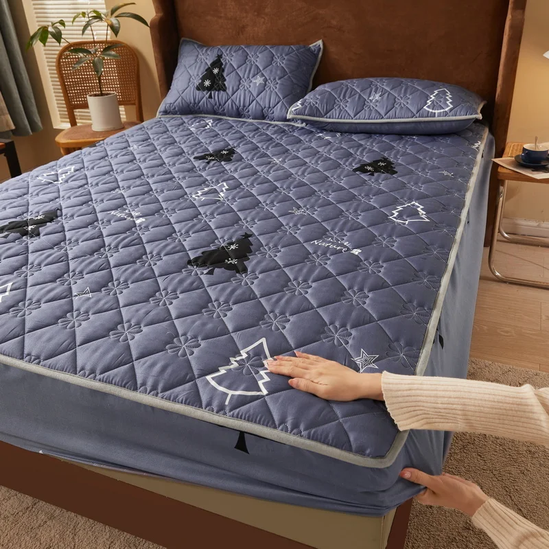 Утолщенная стеганая супер мягкая простыня с мультяшным принтом без наволочки