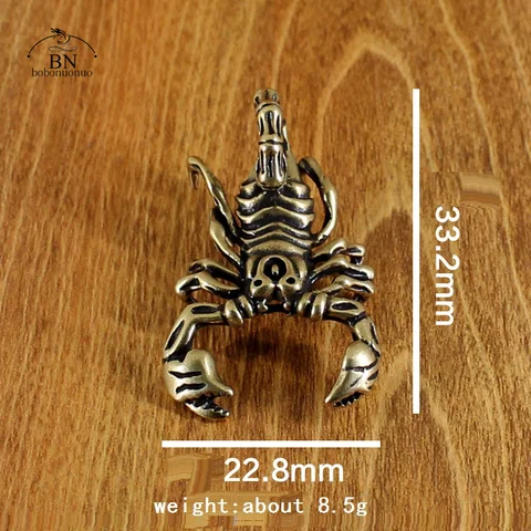 Латунная декоративная пряжка Скорпион