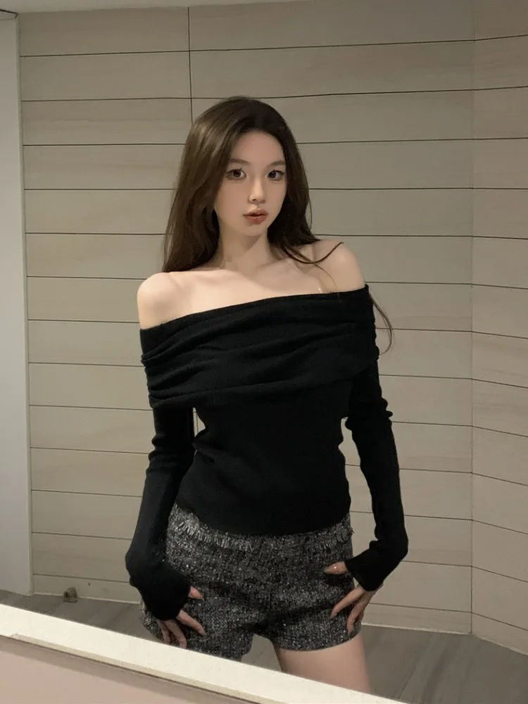 Женская трикотажная рубашка с открытыми плечами и длинным рукавом