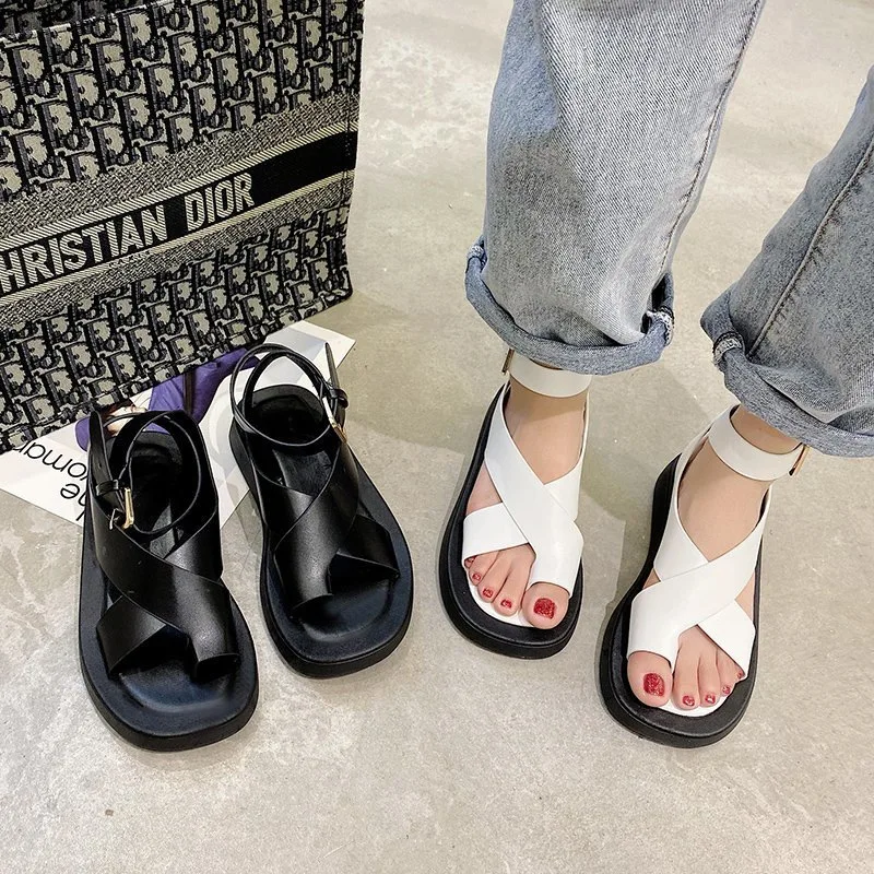 

Women Summer Sandals Beach Sandals Fashion Flats Shoes 2022 New Sandal Non-slip Flat Sandals Buckle Black And White