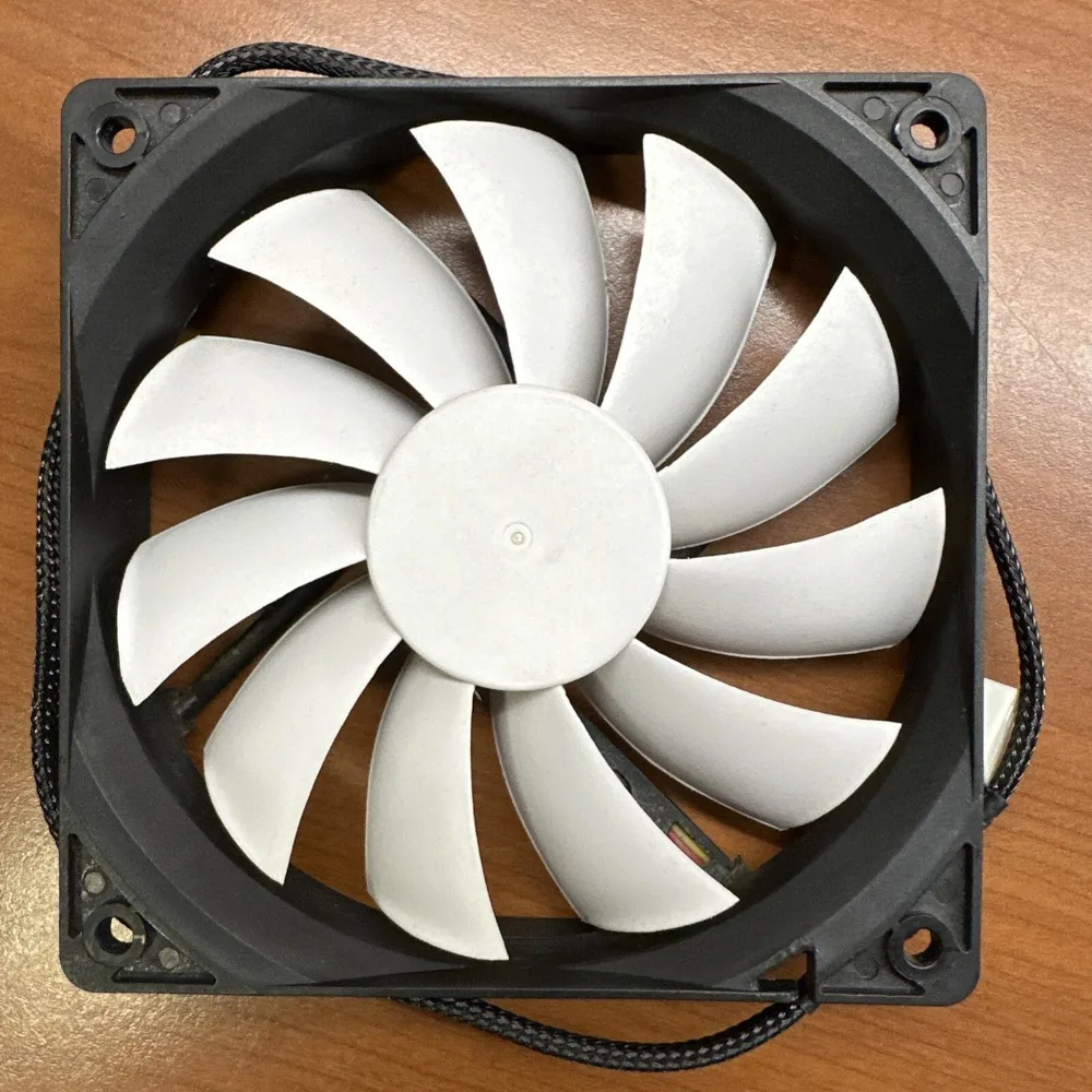 Вентилятор Fractal Design Silent Series R2 1200 обмин, 3-контактный, белый, для корпуса ПК, 120 мм (art.: 3920da73bfead) - 3920da73bfead