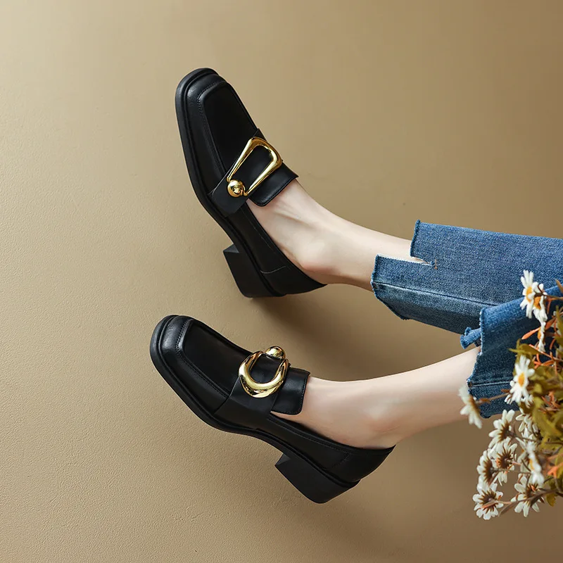

Металлическая пряжка Элегантные женские туфли на среднем каблуке Черные шикарные точечные лоферы Дамы Новая мода 2023 Обувь на квадратном пальце ноги Женская
