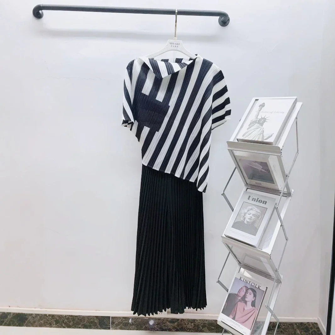 Miyake плиссированный топ с короткими рукавами и нерегулярным принтом лацканами +