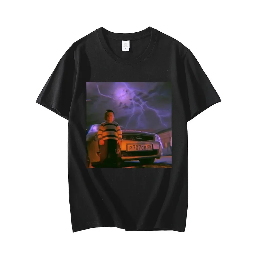 Женская футболка с графическим принтом коротким рукавом и круглым вырезом