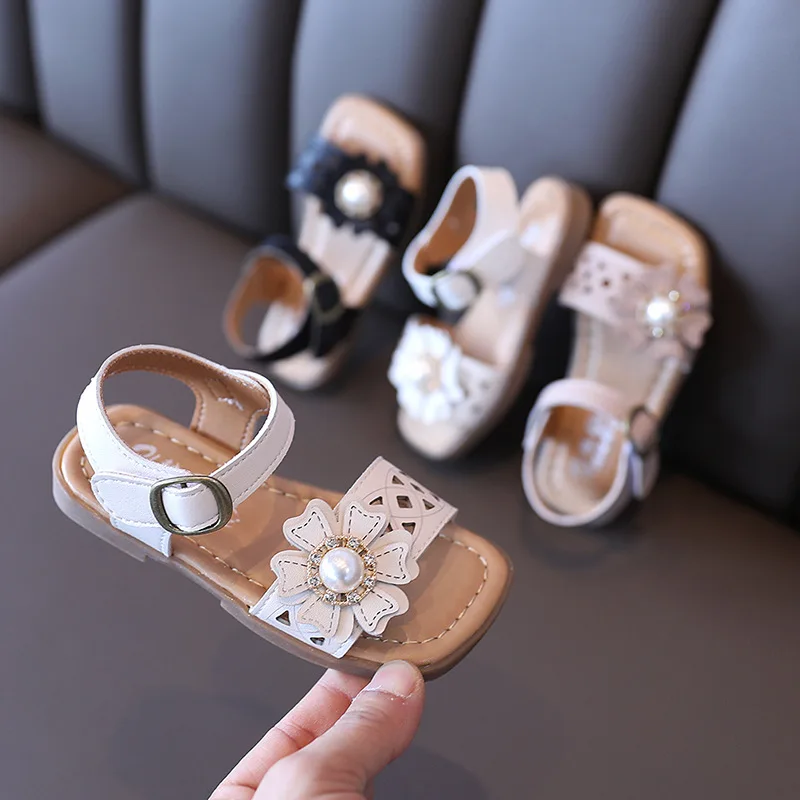 

2022 Summer New Little Children Princess Korean Pearl and Flower Cute Girls Sandals Non-slip Soft Baby First Walker Shoe Fashion