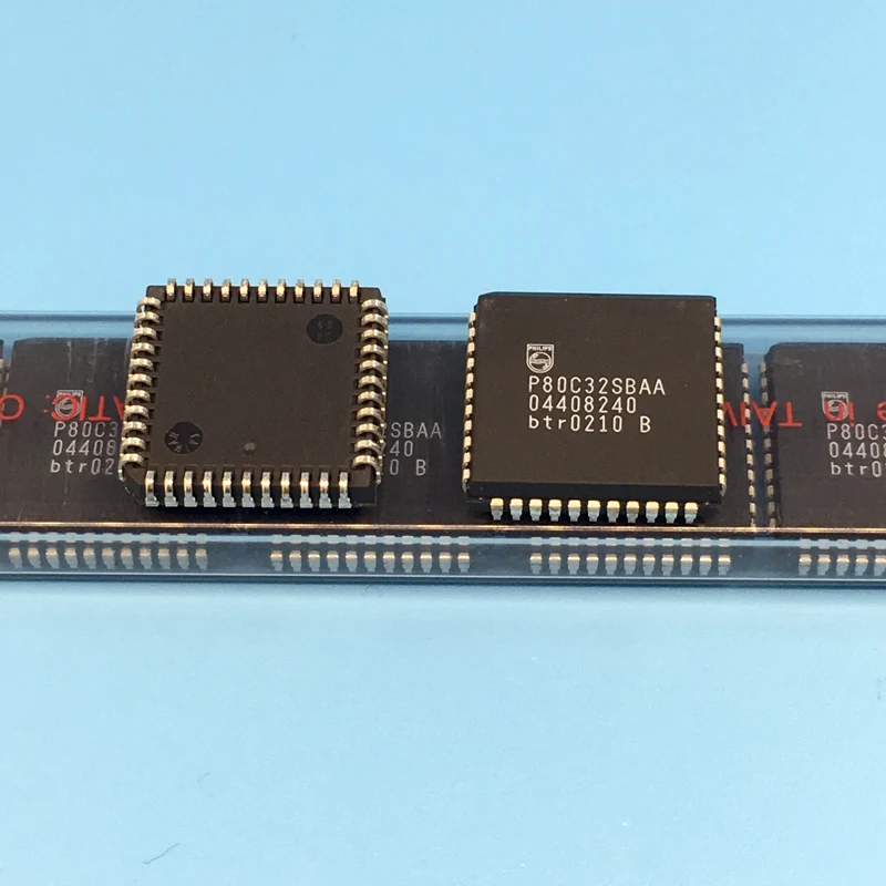 

2 шт./лот новый оригинальный P80C32SBAA или P80C32SFAA или P80C32UBAA или P80C32UFAA P80C32 PLCC44 8-битный микроконтроллер CMOS