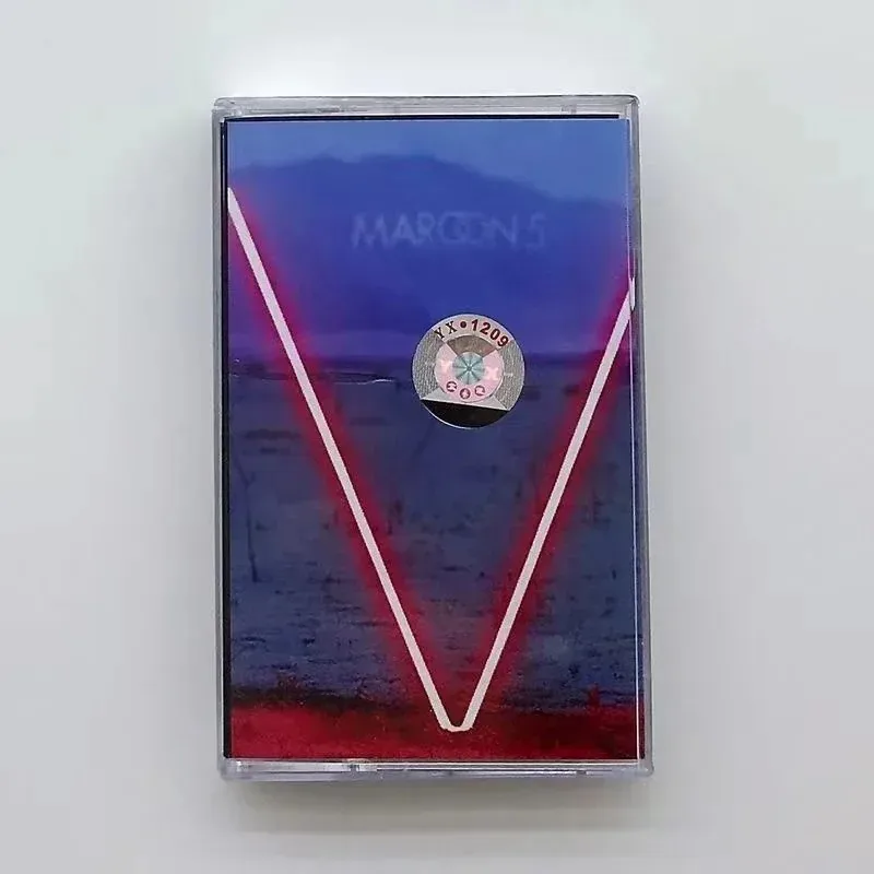 Фото Музыкальная магнитная лента Maroon5 V: Альбом лучших хитов, кассета, косплей-аксессуар, Walkman, автомобильный рекордер, саундтреки, музыка для вечеринок №1