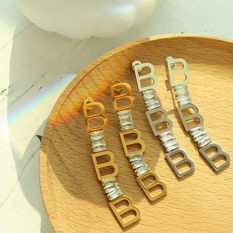 

Fashion English Letter B Stitching Zircon Geometric Irregular Earrings Titanium Steel Exaggerated Drop Earring for Women Jewelry