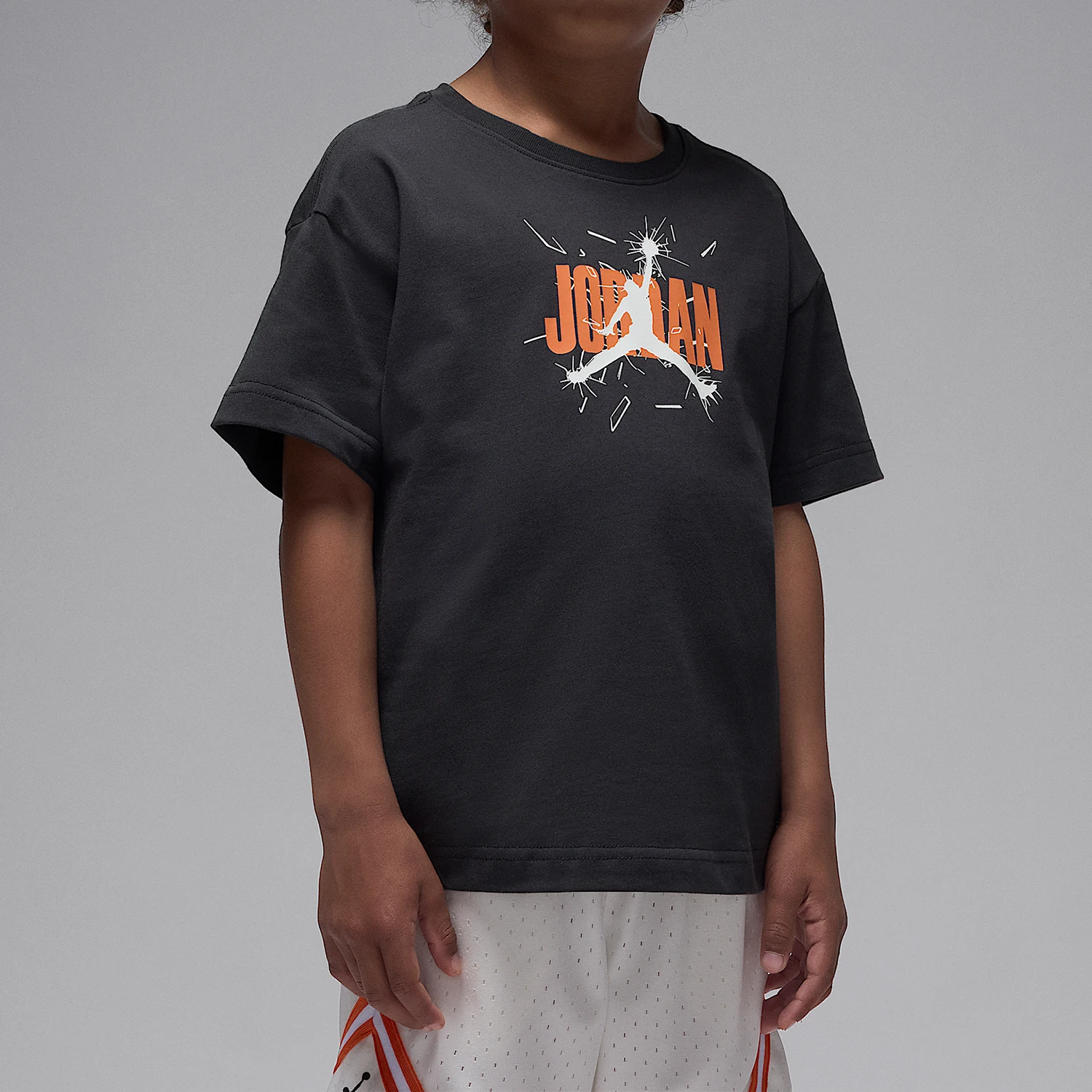 Фото Оригинальная детская трикотажная рубашка Nike JORDAN с круглым вырезом и короткими рукавами, повседневная, IO3252-034 №1